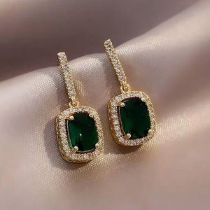 Beautiful Emerald Green Rhinestone Earrings